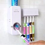 Touch me brush holder.07