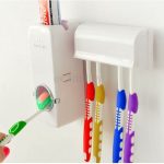 Touch me brush holder.07