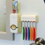 Touch me brush holder.07